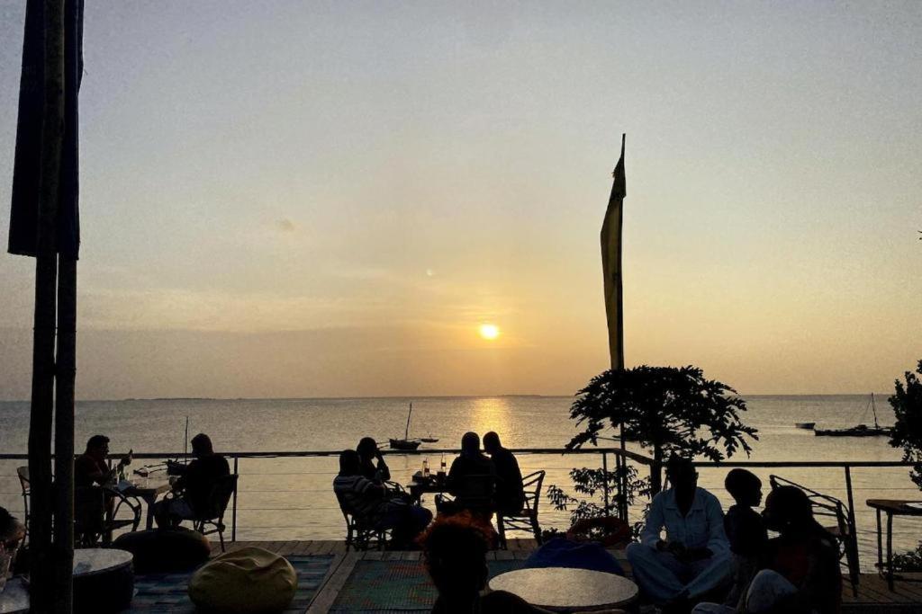 Apartamento Zanzibar,fumbatown Cozy 1 Bed *